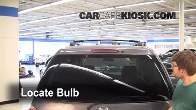 2006 Mazda MPV LX 3.0L V6 Éclairage Feu de freinage central (remplacer l'ampoule)